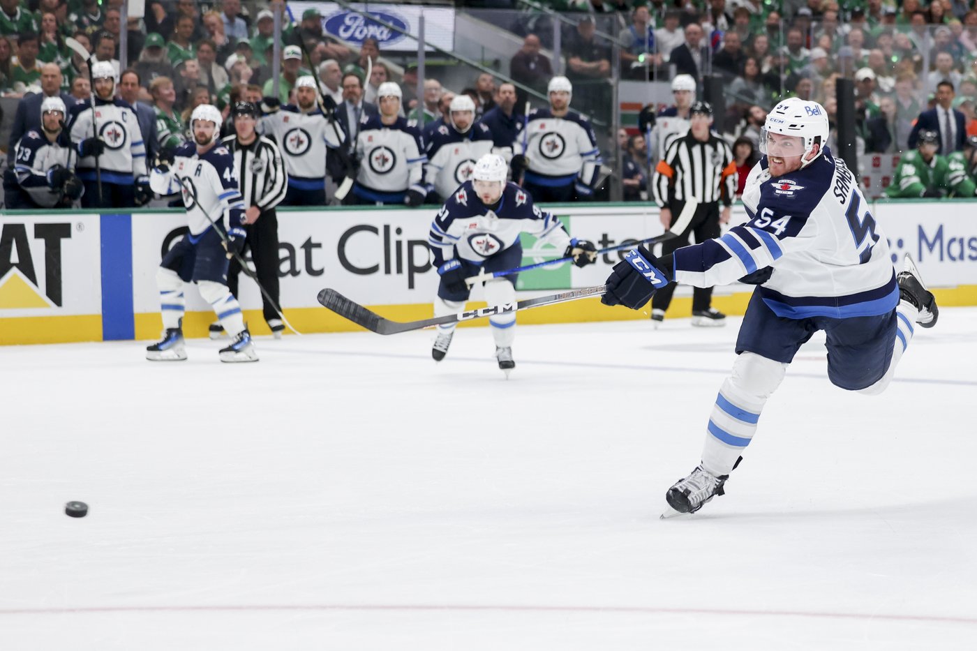 Winnipeg Jets sign defenceman Dylan Samberg to three-year extension | iNFOnews.ca