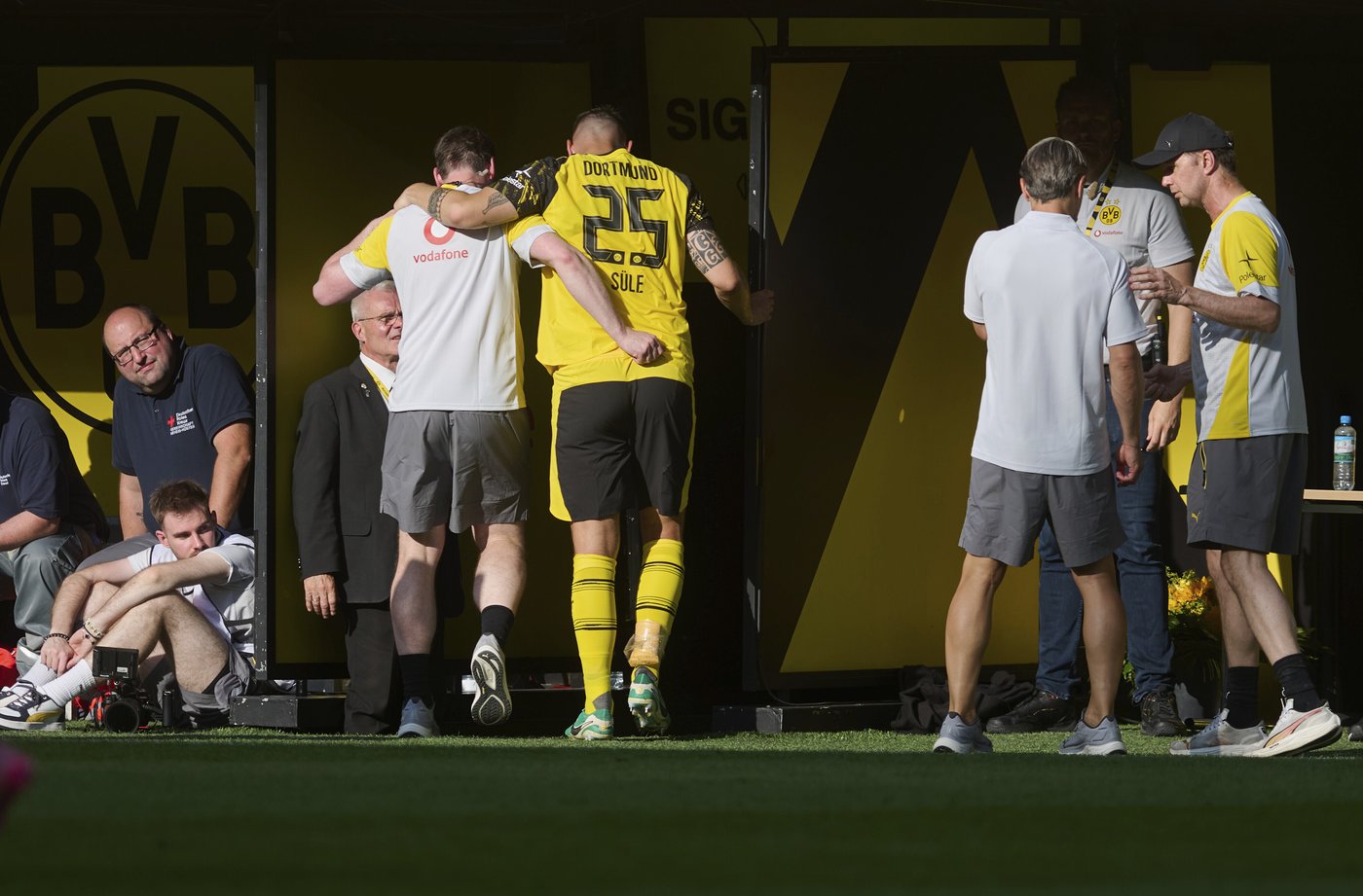 Dortmund’s defensive worries deepen with Niklas Süle out for 2 months with a calf injury | iNFOnews.ca