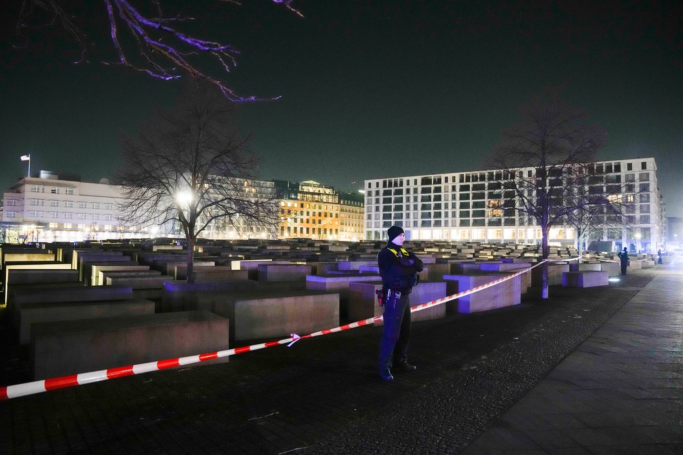 Berlin police arrest man suspected of being an accomplice to Holocaust Memorial stabbing | iNFOnews.ca Berlin police arrest man suspected of being an accomplice to Holocaust Memorial stabbing | iNFOnews.ca