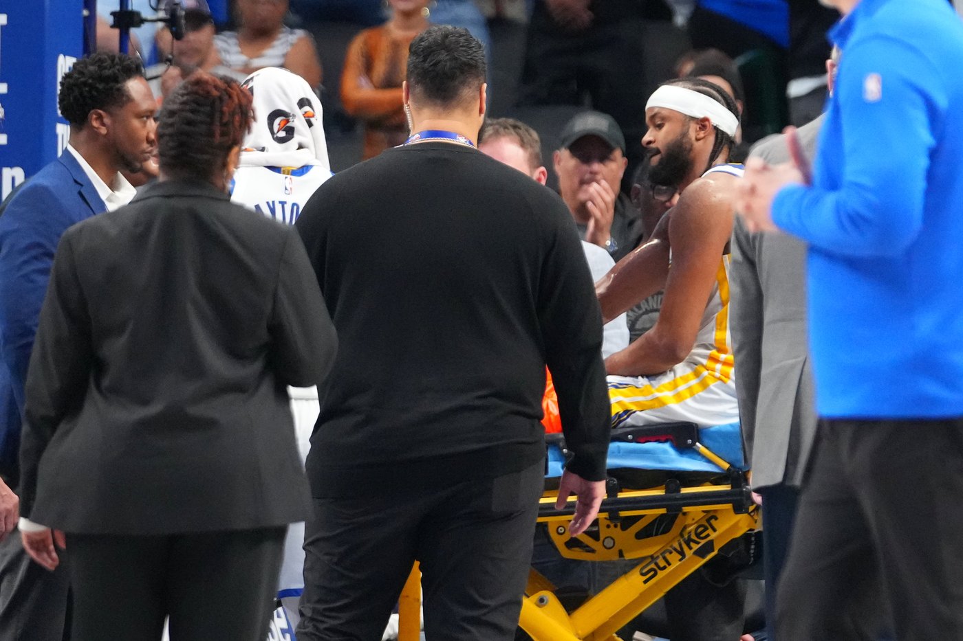 Moses Moody scores 23 before apparently serious injury late as Warriors beat Mavs 137-131 in OT | iNFOnews.ca