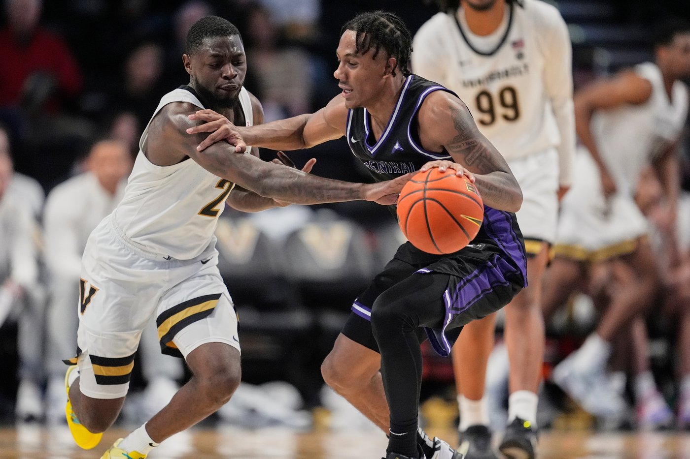 Nickel has career-high 30 points as No. 15 Vanderbilt beats Central Arkansas 83-72 to move to 10-0 | iNFOnews.ca Nickel has career-high 30 points as No. 15 Vanderbilt beats Central Arkansas 83-72 to move to 10-0 | iNFOnews.ca