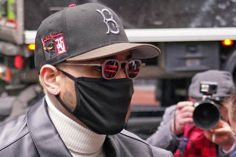 Singer Chris Brown set to be sentenced over bottle attack at a London nightclub | iNFOnews.ca