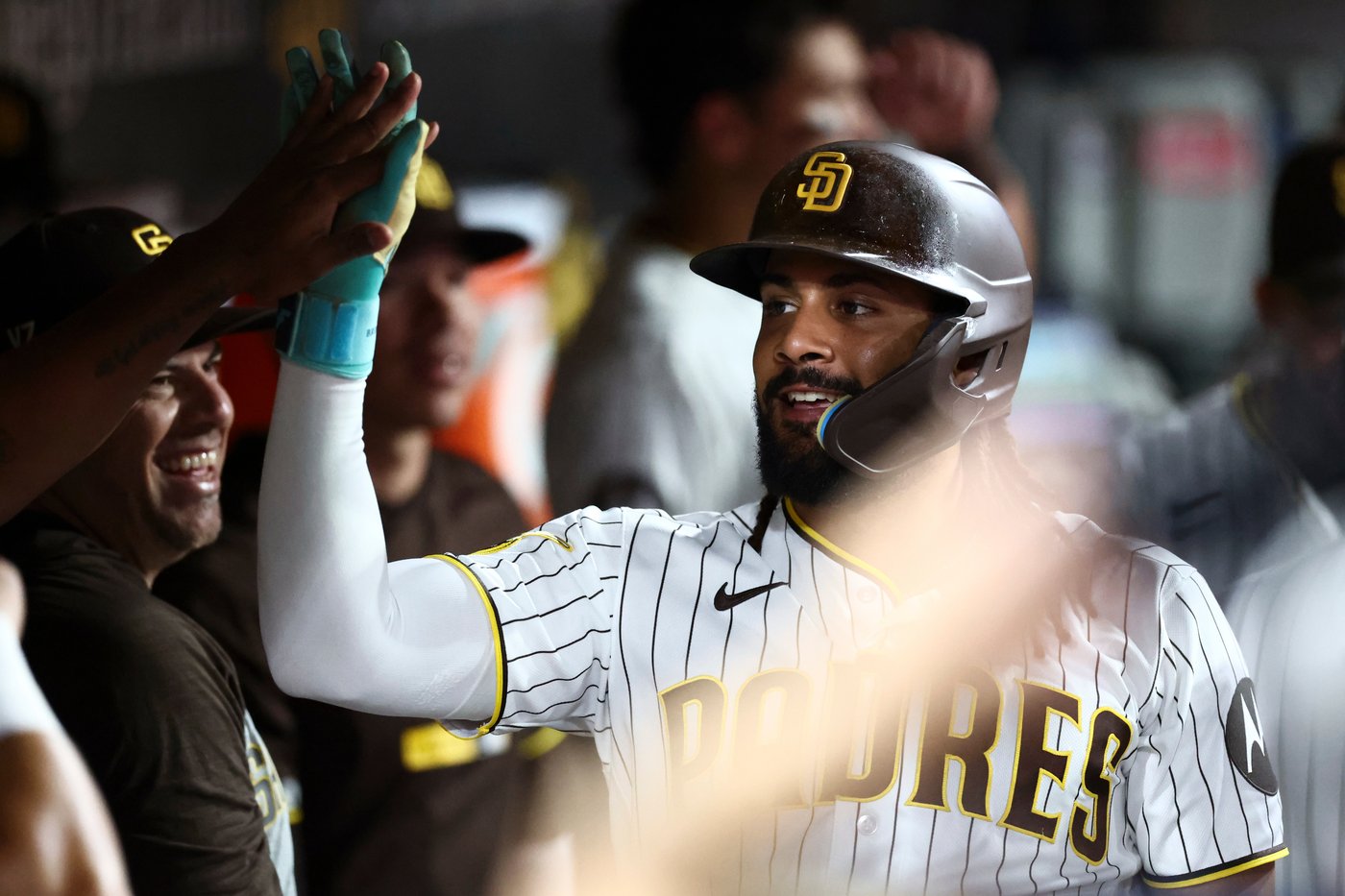 Machado homers as Padres beat D-backs 10-7 to clinch home field in wild-card round vs Cubs | iNFOnews.ca