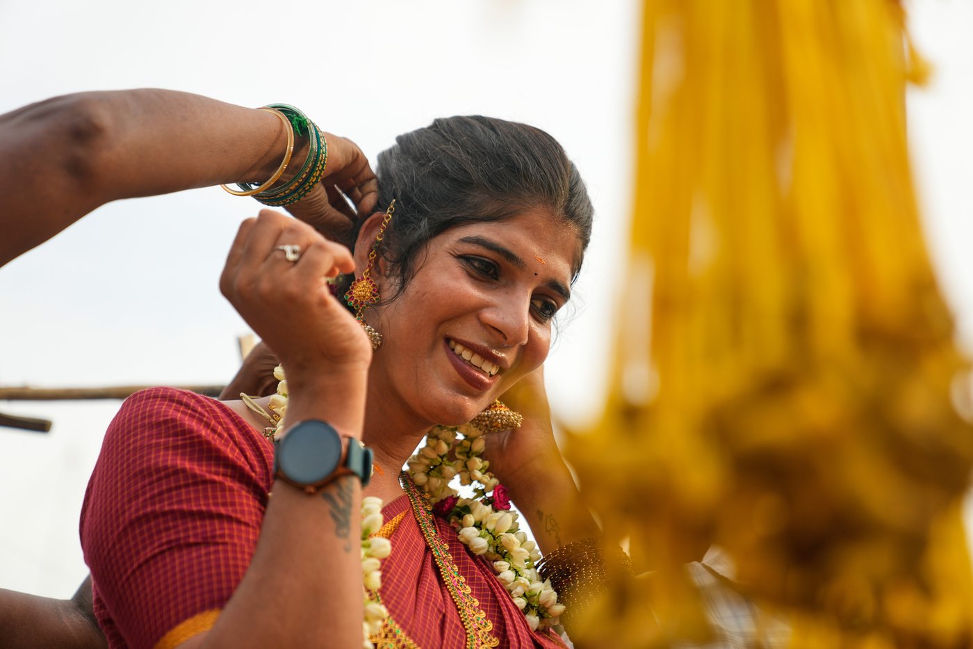 PHOTO ESSAY: A symbolic marriage ritual and beauty pageant brings India’s trans community together | iNFOnews.ca