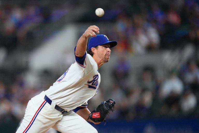 Jacob deGrom strikes out 8 to lead Rangers over Red Sox 4-2 in series between playoff contenders | iNFOnews.ca