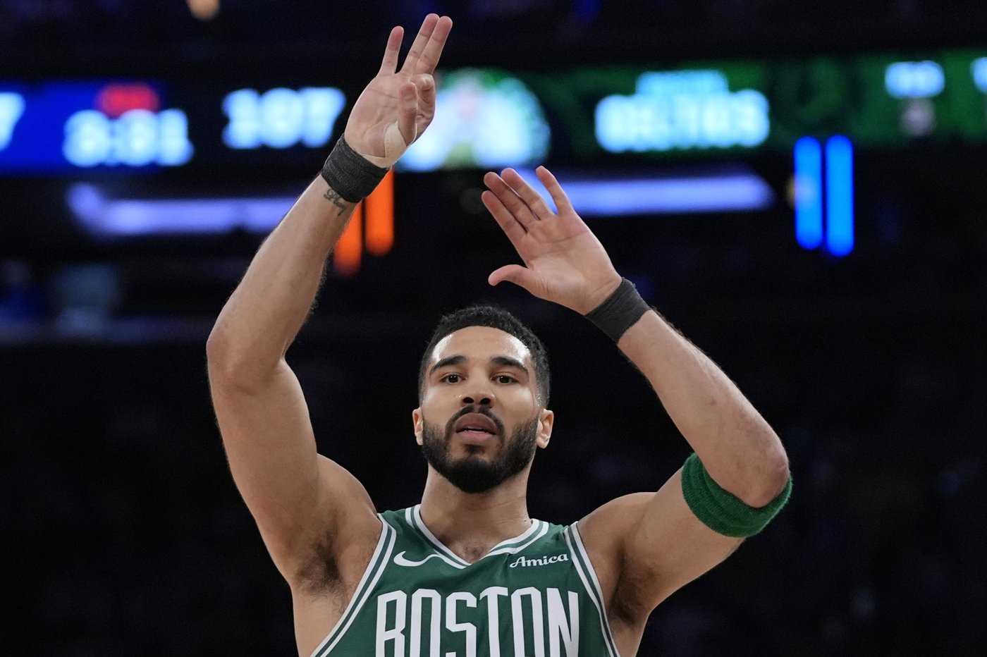 Warriors, Knicks will try to bounce back from home playoff losses with another chance in Game 4 | iNFOnews.ca