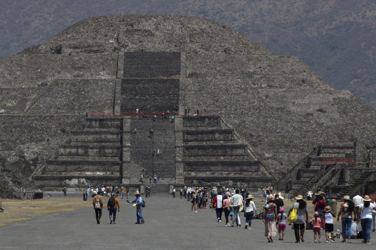 Gunman at pyramids north of Mexico City kills Canadian tourist, injures 6 others | iNFOnews.ca
