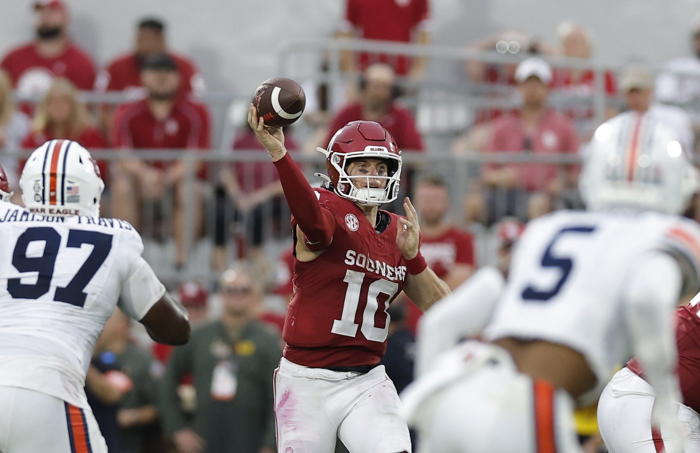 QB John Mateer could miss No. 6 Oklahoma's rivalry game vs. Texas with injury | iNFOnews.ca QB John Mateer could miss No. 6 Oklahoma's rivalry game vs. Texas with injury | iNFOnews.ca