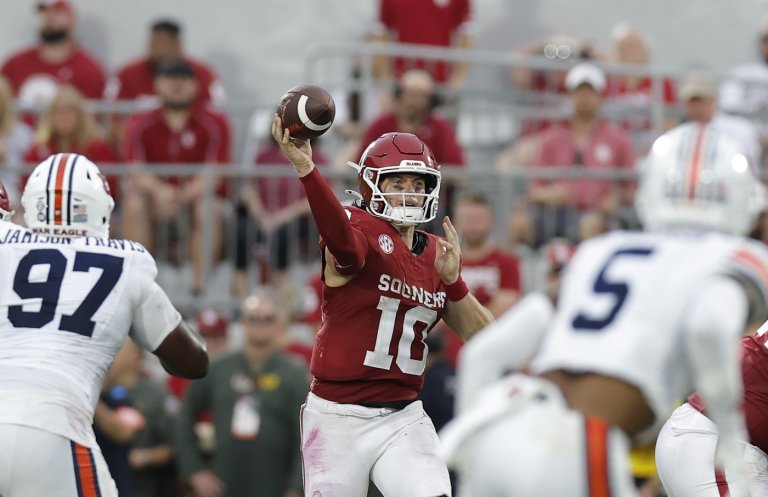 QB John Mateer could miss No. 6 Oklahoma's rivalry game vs. Texas with injury | iNFOnews.ca
