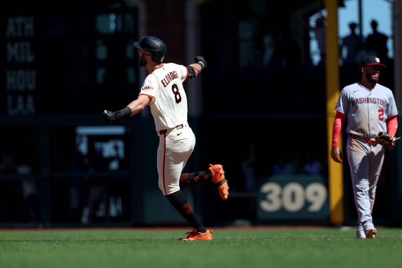 Eldridge's grand slam caps wild comeback as Giants rally from 8 down in 8th to stun Nats, 11-10 | iNFOnews.ca
