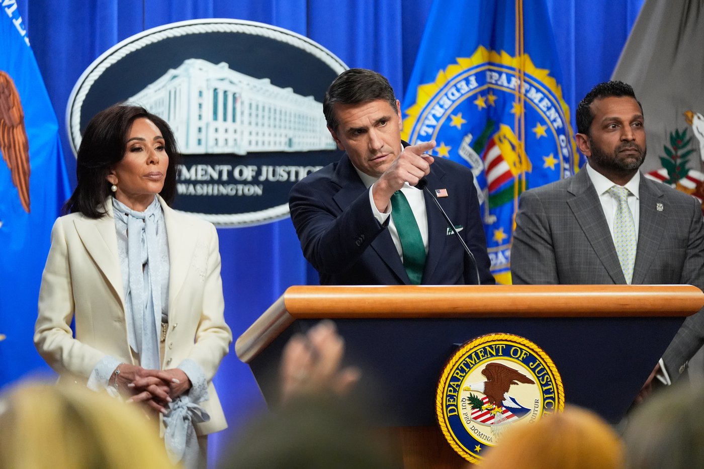 Man charged with attempted assassination of Trump in White House correspondents' dinner shooting | iNFOnews.ca