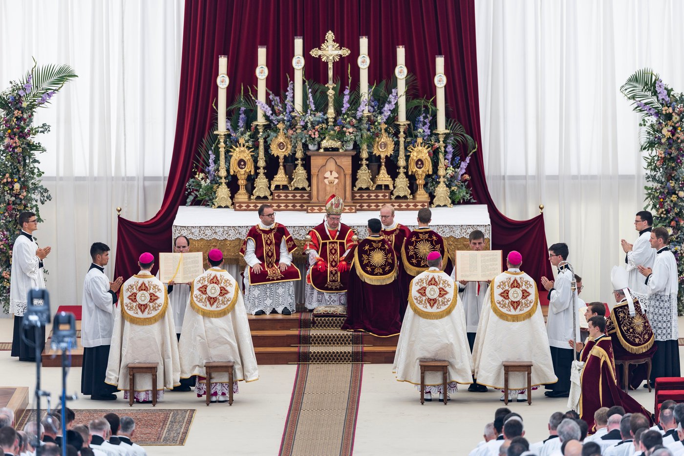 Defying Pope Leo XIV, traditionalists go ahead with bishop consecrations in Switzerland | iNFOnews.ca