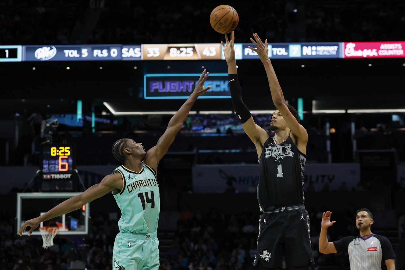 Miles Bridges' 3-pointer with 1.4 seconds left lifts Hornets past Spurs 117-116 to snap 6-game skid | iNFOnews.ca Miles Bridges' 3-pointer with 1.4 seconds left lifts Hornets past Spurs 117-116 to snap 6-game skid | iNFOnews.ca