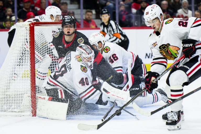 Senators score three goals in third period of 6-4 win over Blackhawks | iNFOnews.ca