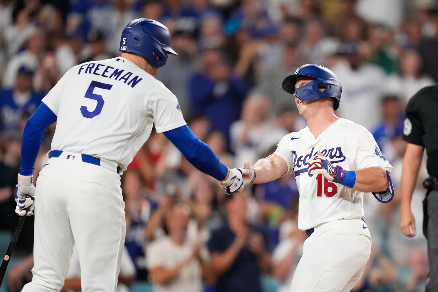 Freddie Freeman returns to the Dodgers' lineup after missing 2 games with a knee issue | iNFOnews.ca