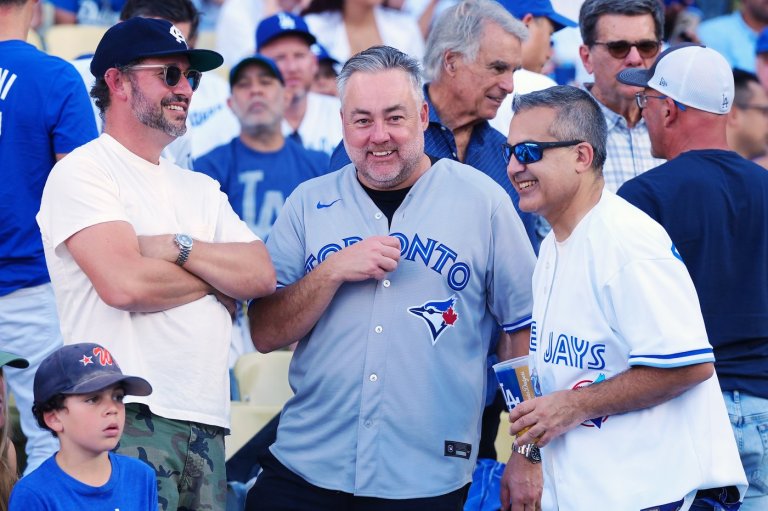 Photo Gallery: Blue Jays beat Dodgers 6-2 in Game 4 to tie Series | iNFOnews.ca Photo Gallery: Blue Jays beat Dodgers 6-2 in Game 4 to tie Series | iNFOnews.ca