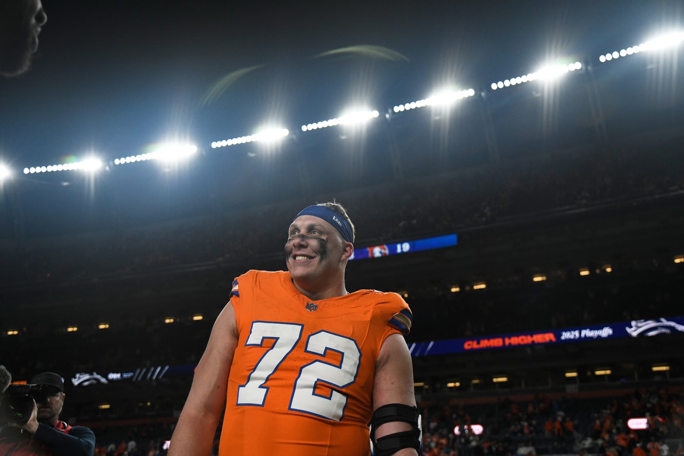 Linebacker Dre Greenlaw returns from pulled hamstring as Broncos prepare for home playoff game | iNFOnews.ca Linebacker Dre Greenlaw returns from pulled hamstring as Broncos prepare for home playoff game | iNFOnews.ca