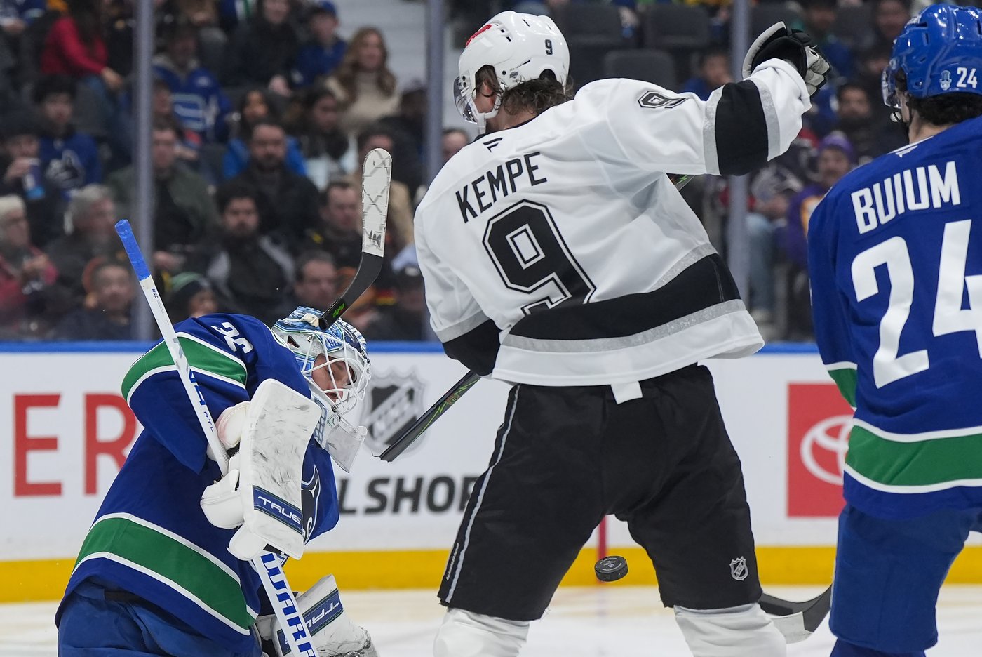 DeBrusk lifts Vancouver Canucks to 4-3 overtime win over Los Angeles Kings | iNFOnews.ca DeBrusk lifts Vancouver Canucks to 4-3 overtime win over Los Angeles Kings | iNFOnews.ca