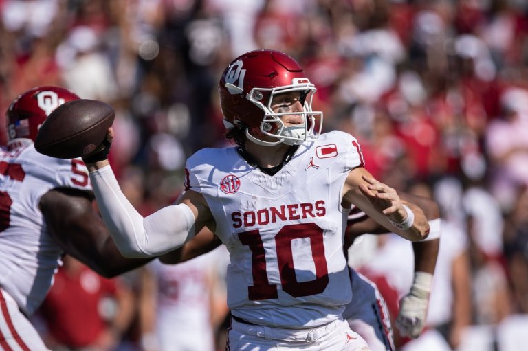 No. 14 Oklahoma, Mateer get back on track after loss to Texas with a 26-7 win over South Carolina | iNFOnews.ca