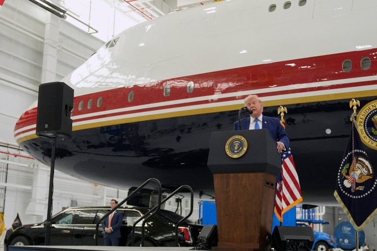 President Donald Trump unveils the new Air Force One, a converted Qatari jet | iNFOnews.ca