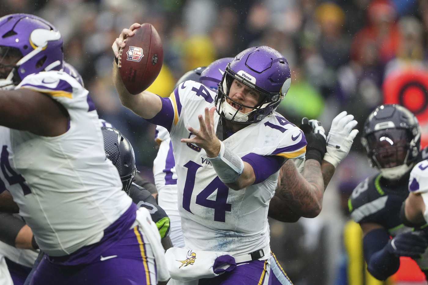 Sam Darnold and Justin Jefferson lead surging Vikings past Seahawks 27-24 | iNFOnews.ca