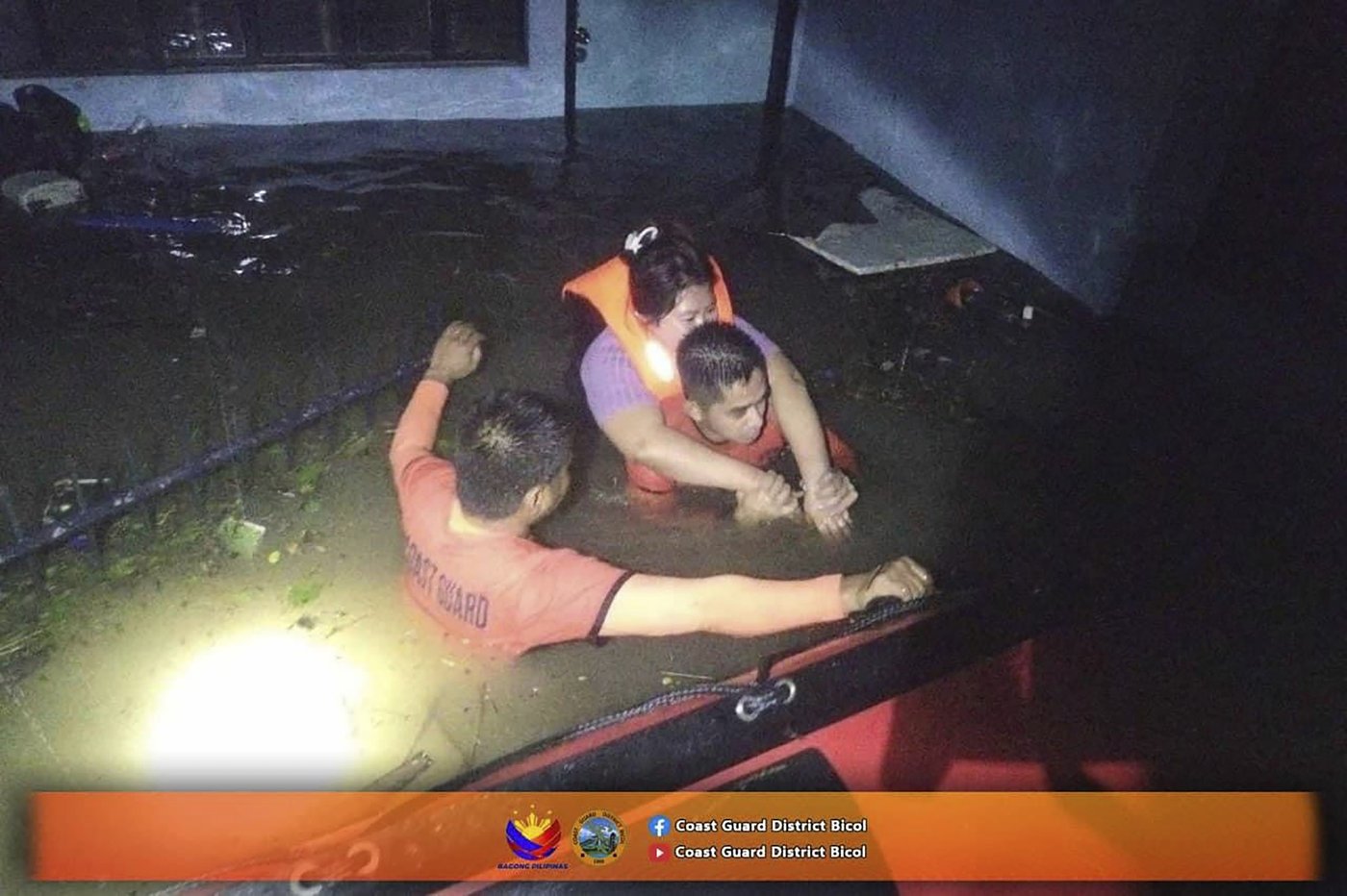 Floods in Philippines kill at least 9 and trap others on roofs as storm approaches | iNFOnews.ca