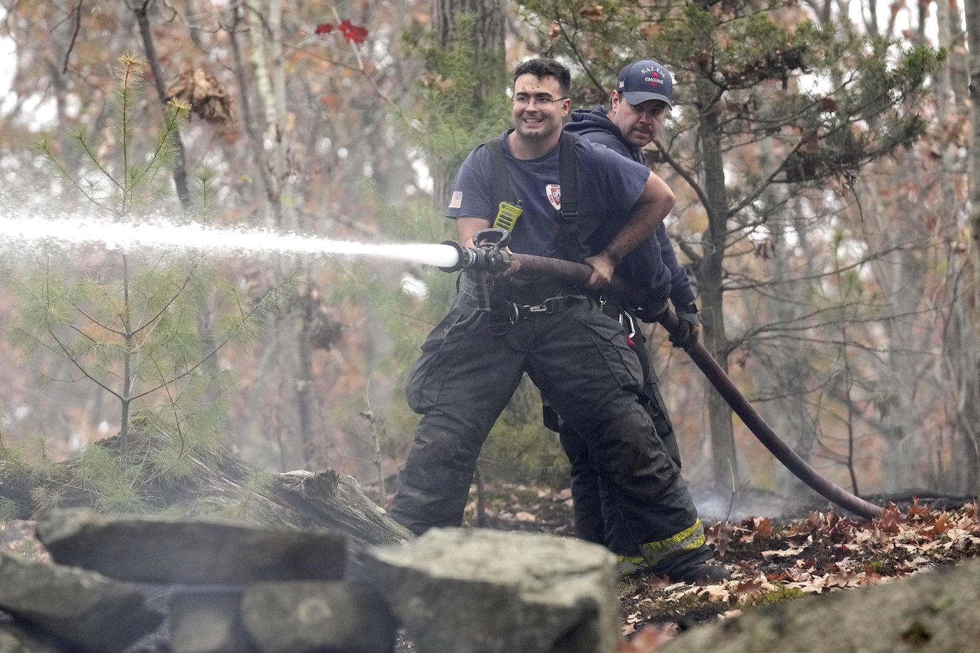 Massachusetts firefighters continue to battle stubborn brush fires across state | iNFOnews.ca