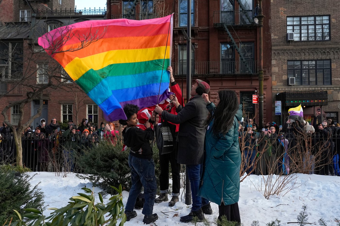 NY officials raise rainbow flag at Stonewall in rebuke of Trump administration | iNFOnews.ca NY officials raise rainbow flag at Stonewall in rebuke of Trump administration | iNFOnews.ca