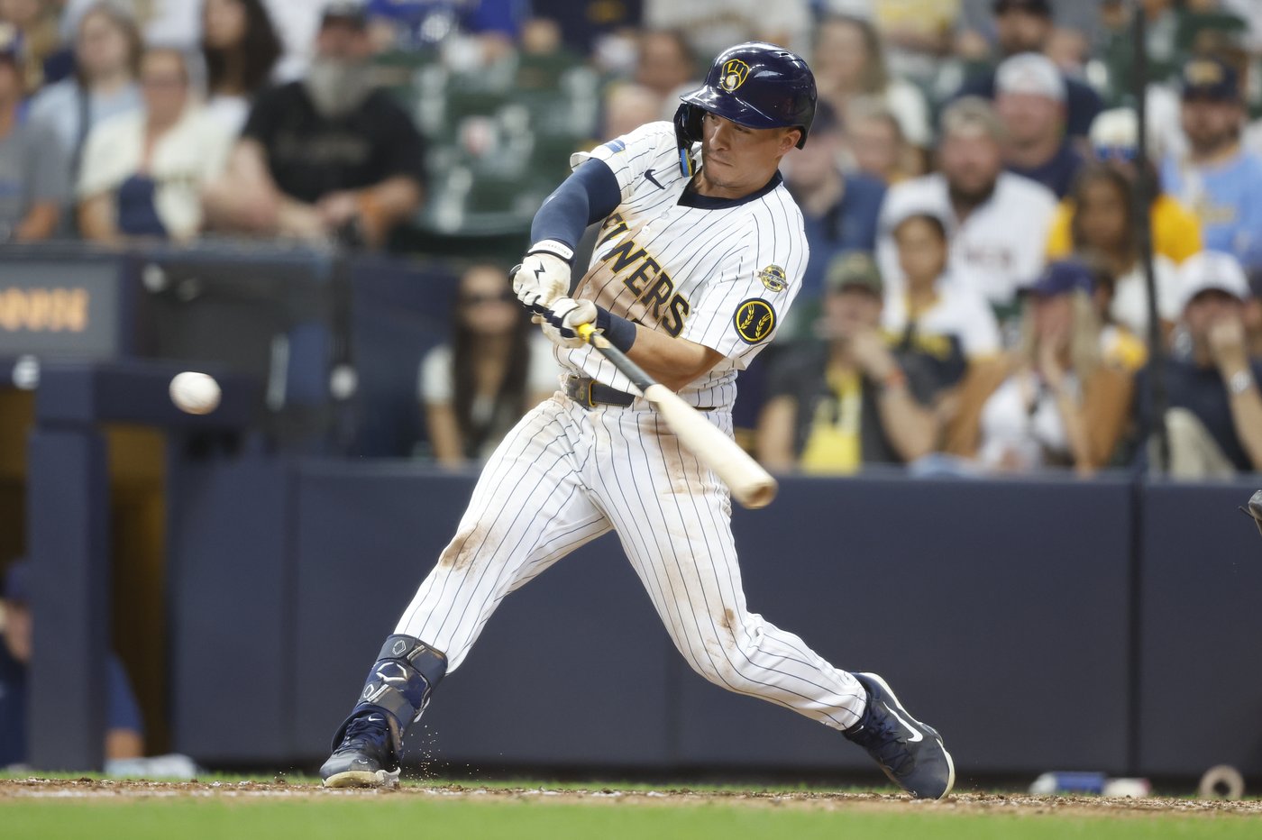 Collins homers off Diaz in the 9th inning to give MLB-best Brewers a 7-6 walk-off win over Mets | iNFOnews.ca