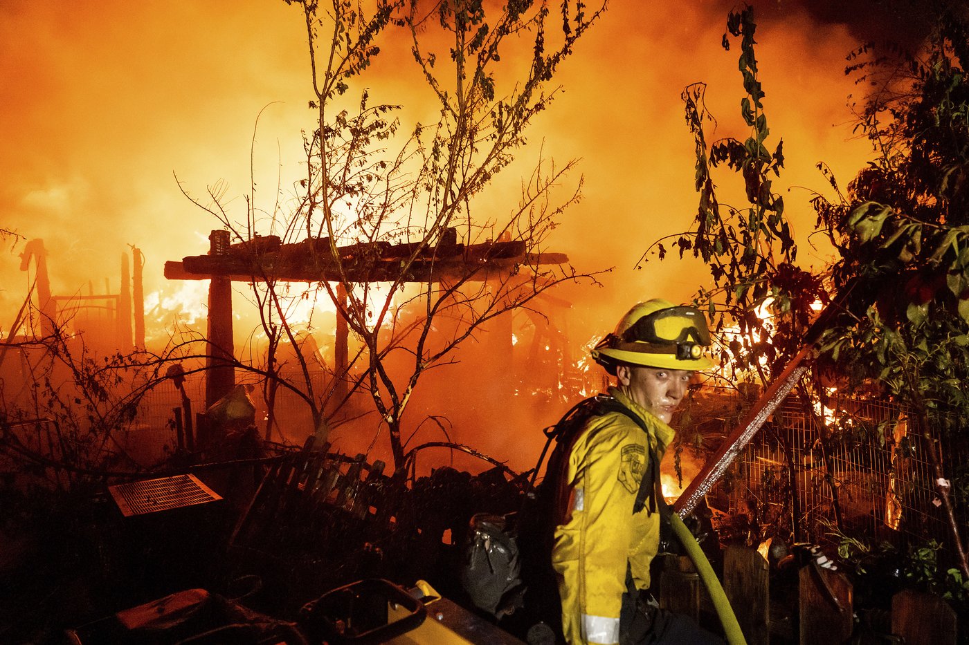 Wildfire devastates historic California gold mining town, homes burn in blaze caused by lightning | iNFOnews.ca Wildfire devastates historic California gold mining town, homes burn in blaze caused by lightning | iNFOnews.ca