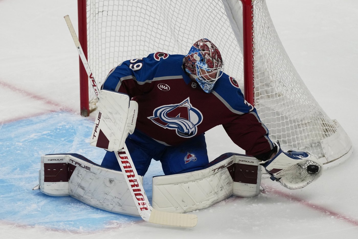 Gibson and Raymond power Red Wings to a 2-0 victory over the Avalanche | iNFOnews.ca