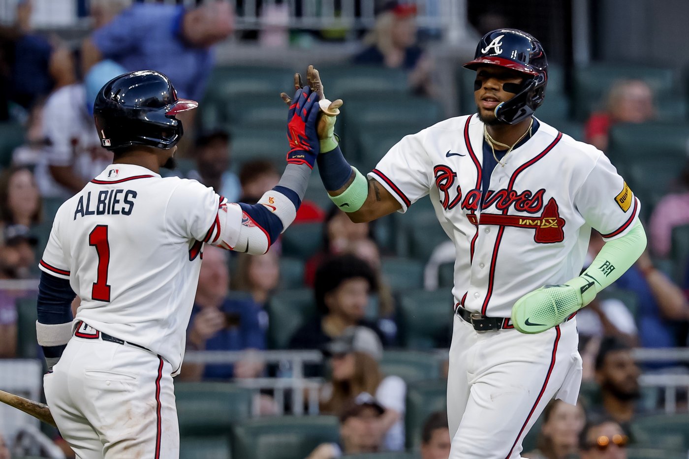 Braves' Acuña leaves game at White Sox with tightness in left hamstring, his 2nd injury of season | iNFOnews.ca Braves' Acuña leaves game at White Sox with tightness in left hamstring, his 2nd injury of season | iNFOnews.ca