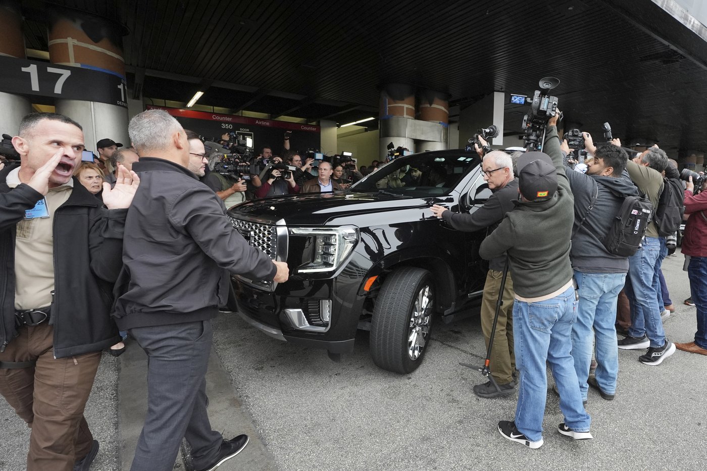Experts worry that Trump's Jan. 6 pardons will legitimize political violence, embolden extremists | iNFOnews.ca Experts worry that Trump's Jan. 6 pardons will legitimize political violence, embolden extremists | iNFOnews.ca