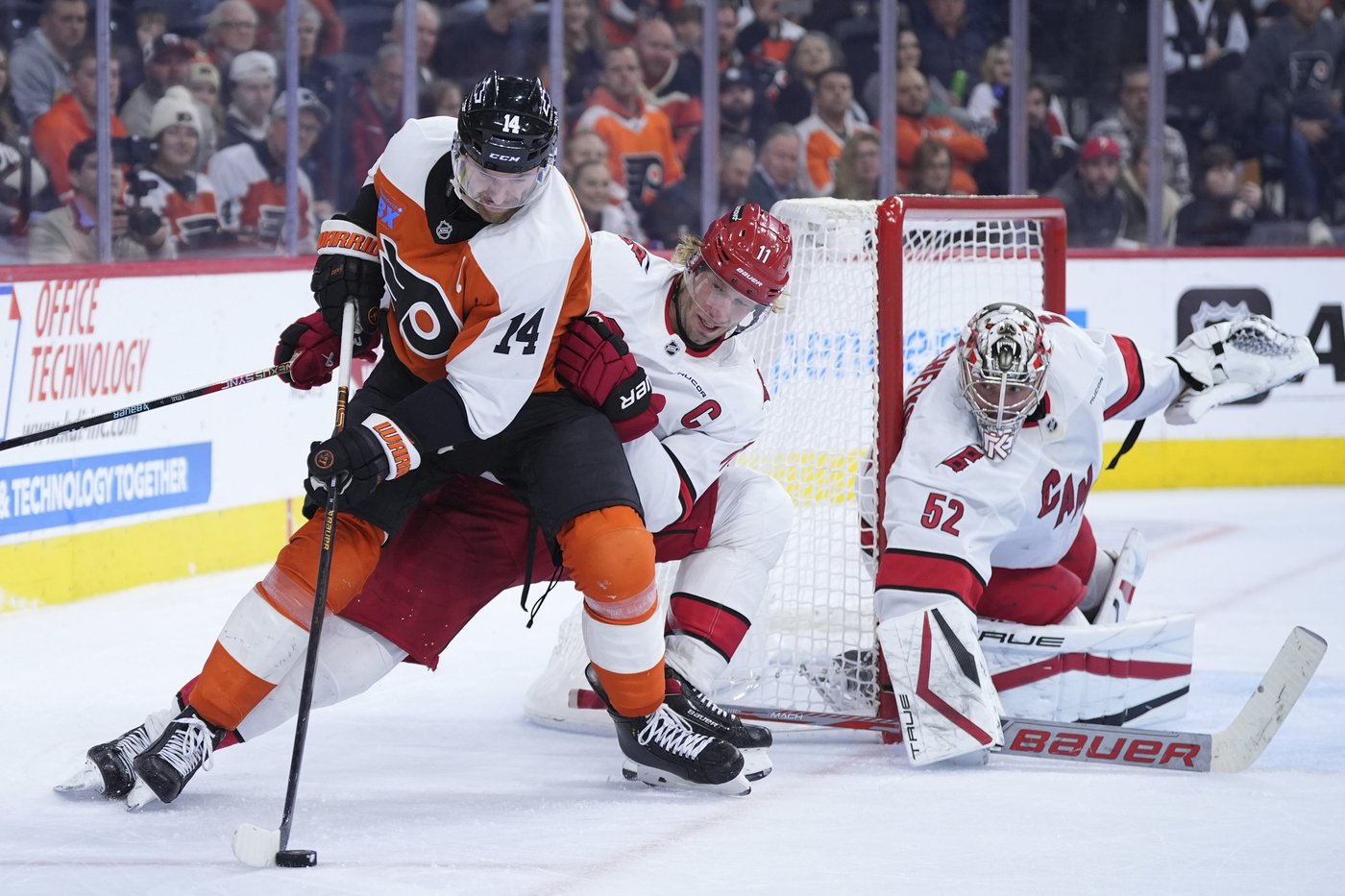 Hurricanes use 3-goal outburst at start of the third period to defeat Flyers 4-1 | iNFOnews.ca Hurricanes use 3-goal outburst at start of the third period to defeat Flyers 4-1 | iNFOnews.ca