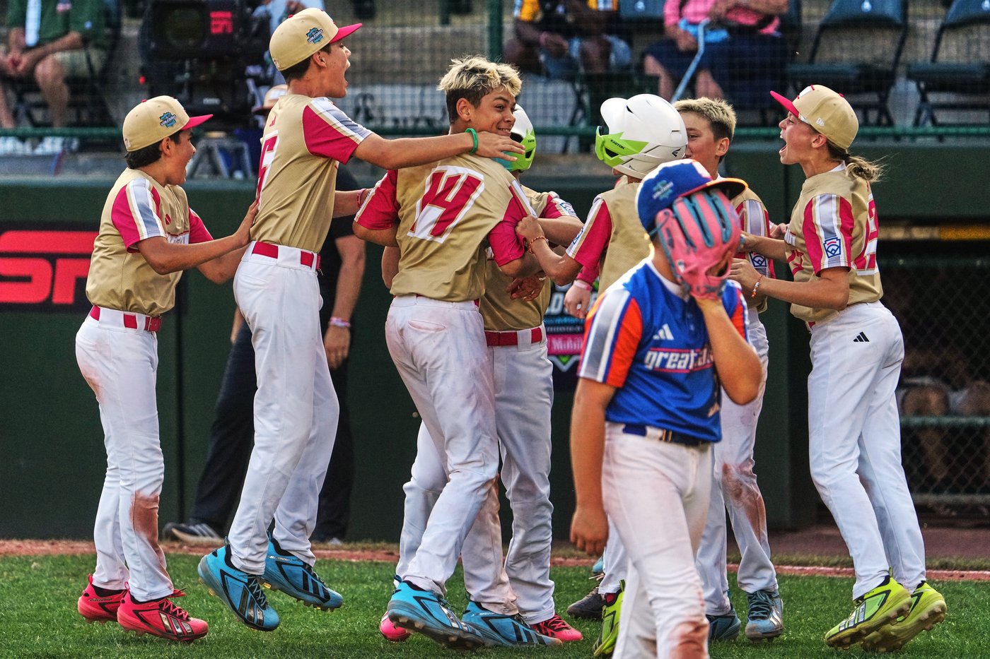 Carsynn Meyer’s RBI single sparks Nevada’s 12-2 rout of Ohio into LLWS title game | iNFOnews.ca
