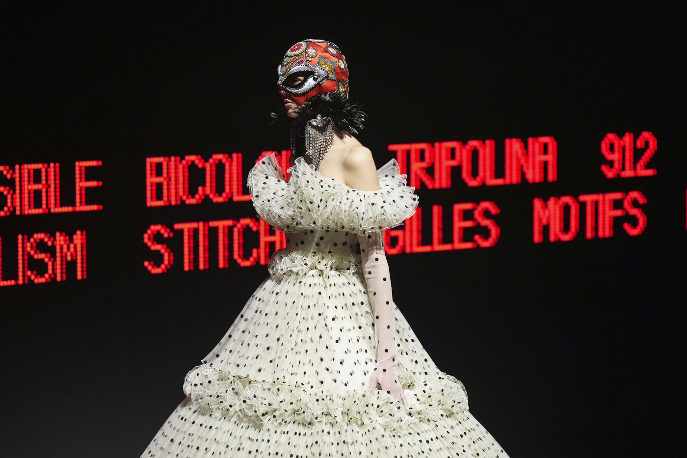 Valentino's new designer showcases history and drama at couture debut in Paris | iNFOnews.ca Valentino's new designer showcases history and drama at couture debut in Paris | iNFOnews.ca