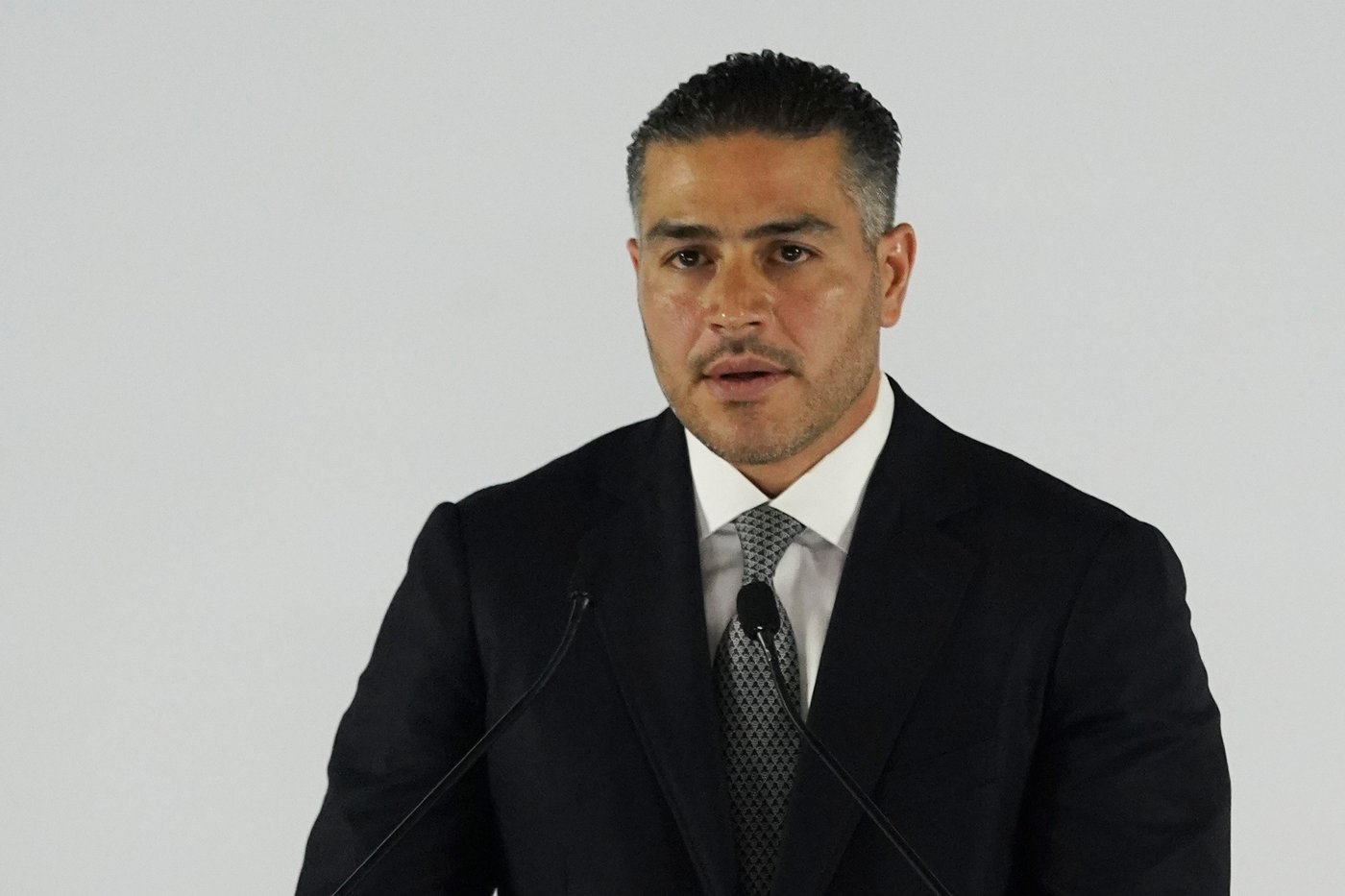 Mexico's security chief says drug cartels are recruiting former Colombian soldiers | iNFOnews.ca Mexico's security chief says drug cartels are recruiting former Colombian soldiers | iNFOnews.ca