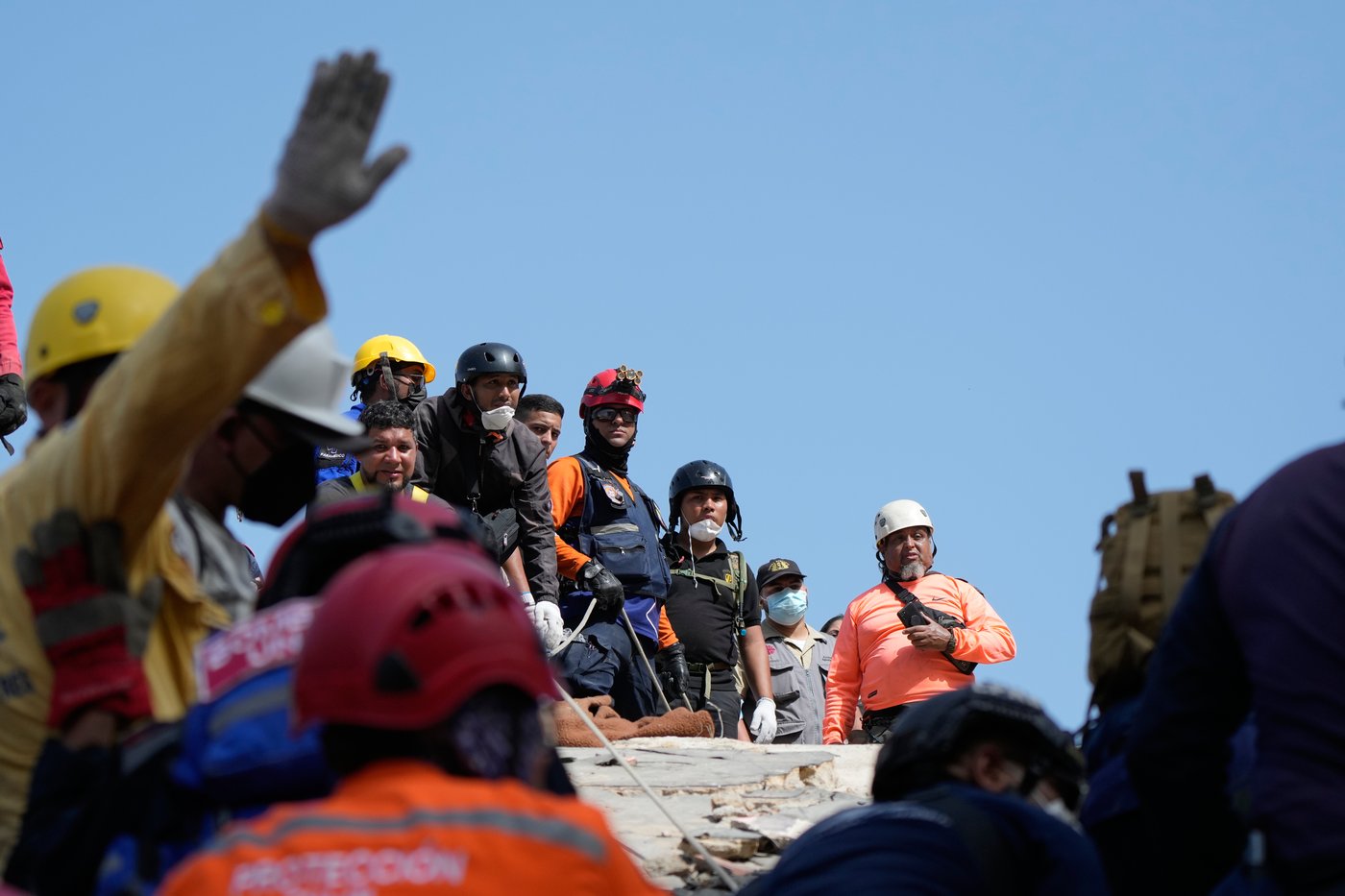 As survivors are pulled from rubble of Venezuela earthquakes, relatives of missing hold out hope | iNFOnews.ca As survivors are pulled from rubble of Venezuela earthquakes, relatives of missing hold out hope | iNFOnews.ca