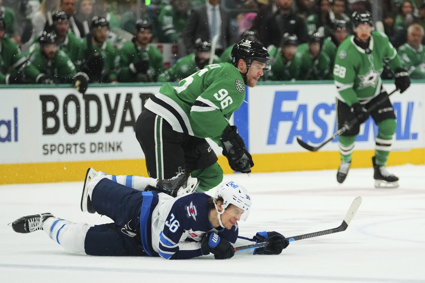 Dallas Stars keep responding in NHL playoffs, now top-seeded Jets have to win Game 4 to get even | iNFOnews.ca
