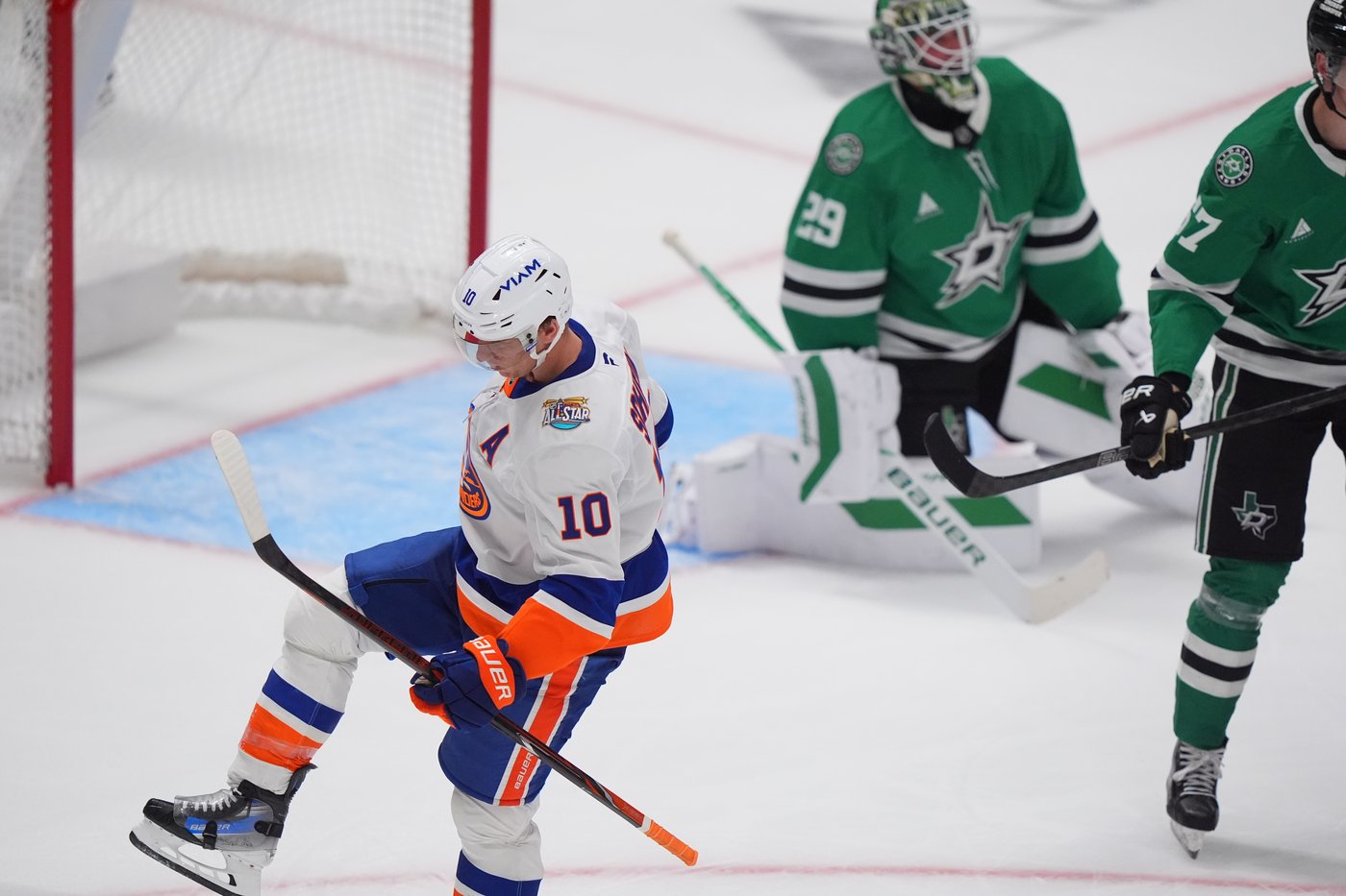 Jason Robertson scores twice to help the Stars beat the Islanders 6-3 | iNFOnews.ca