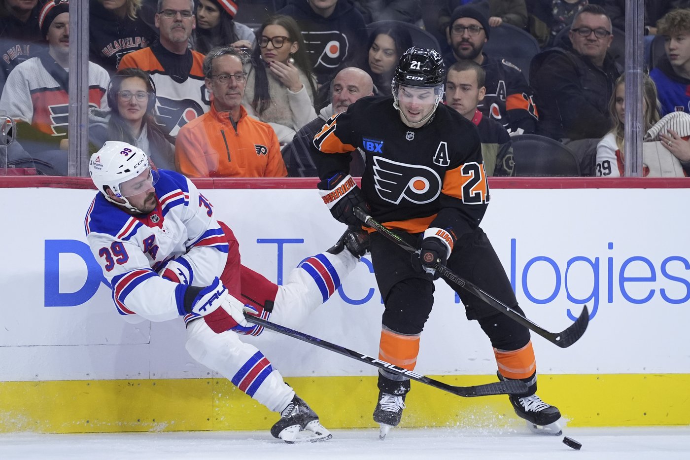 Travis Konecny scores twice in Philadelphia's 3-1 win over the Rangers | iNFOnews.ca