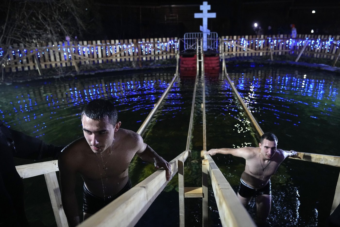 Warm weather threatens Epiphany ice water plunges for Russia's Orthodox Christians | iNFOnews.ca Warm weather threatens Epiphany ice water plunges for Russia's Orthodox Christians | iNFOnews.ca