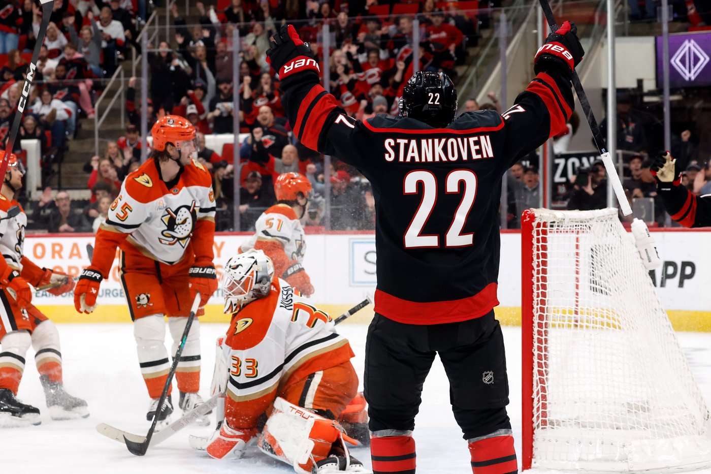 Chatfield scores 1st goal of season to help Hurricanes to a 5-2 win over the Ducks | iNFOnews.ca