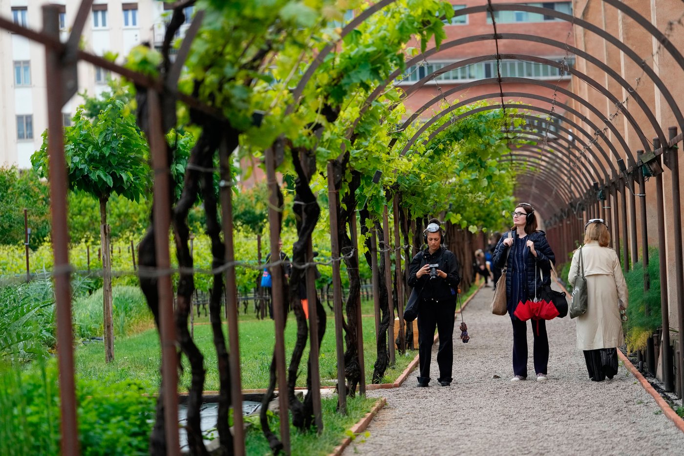 Venice Biennale opens without a jury amid strife over Russian and Israeli participation | iNFOnews.ca