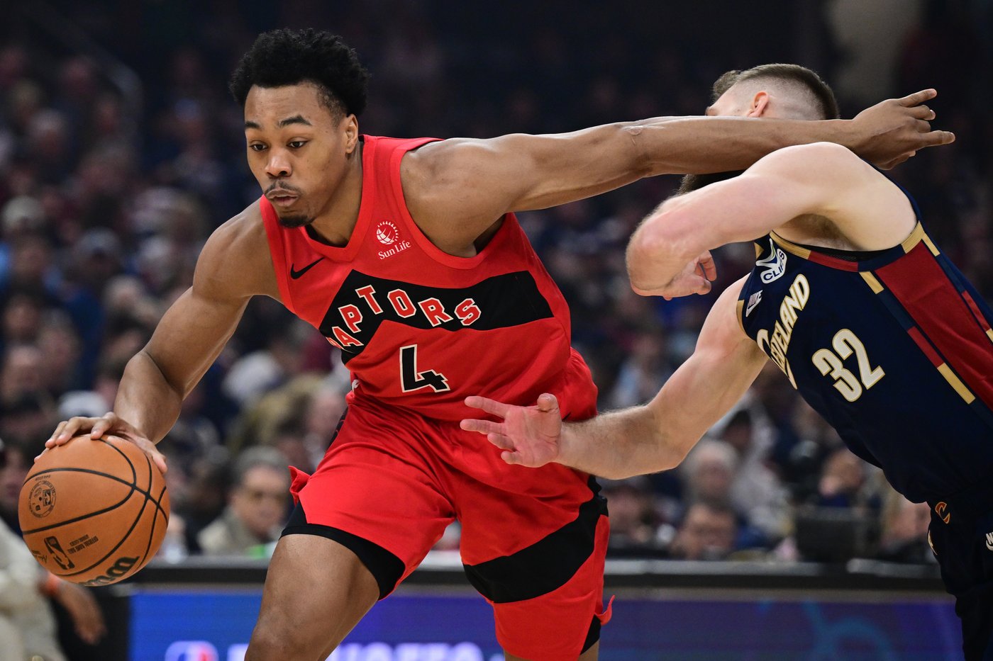 Mitchell scores 32 as Cavaliers defeat Raptors 126-113 in Game 1 of East first-round series | iNFOnews.ca