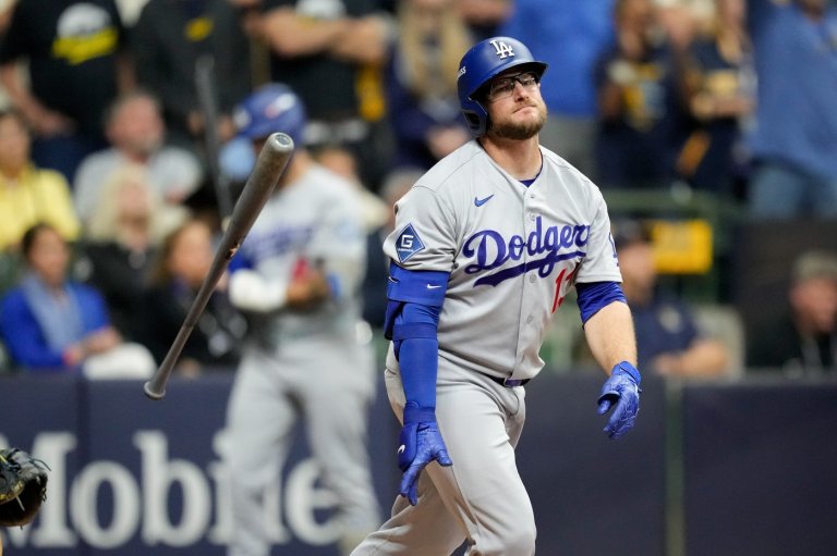 Dodgers shut down by Brewers in NLCS opener as lineup struggles again | iNFOnews.ca