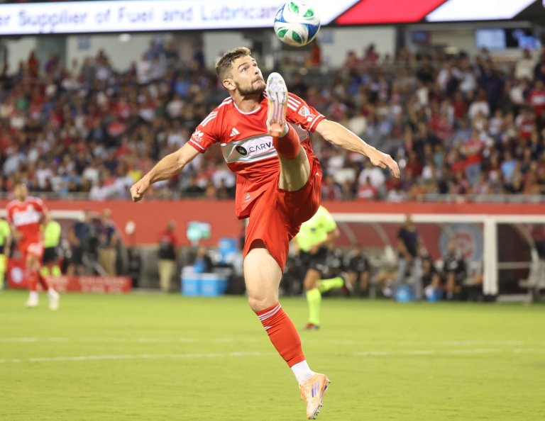 Djordje Mihailovic scores late in stoppage time to rally Toronto to 2-2 draw with Fire | iNFOnews.ca