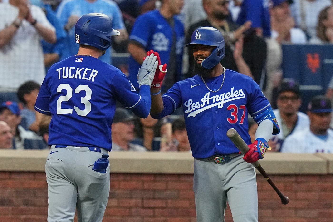 Tucker homers again and Yamamoto allows 1 run in 6 innings as Dodgers beat sloppy Mets 4-3 | iNFOnews.ca Tucker homers again and Yamamoto allows 1 run in 6 innings as Dodgers beat sloppy Mets 4-3 | iNFOnews.ca