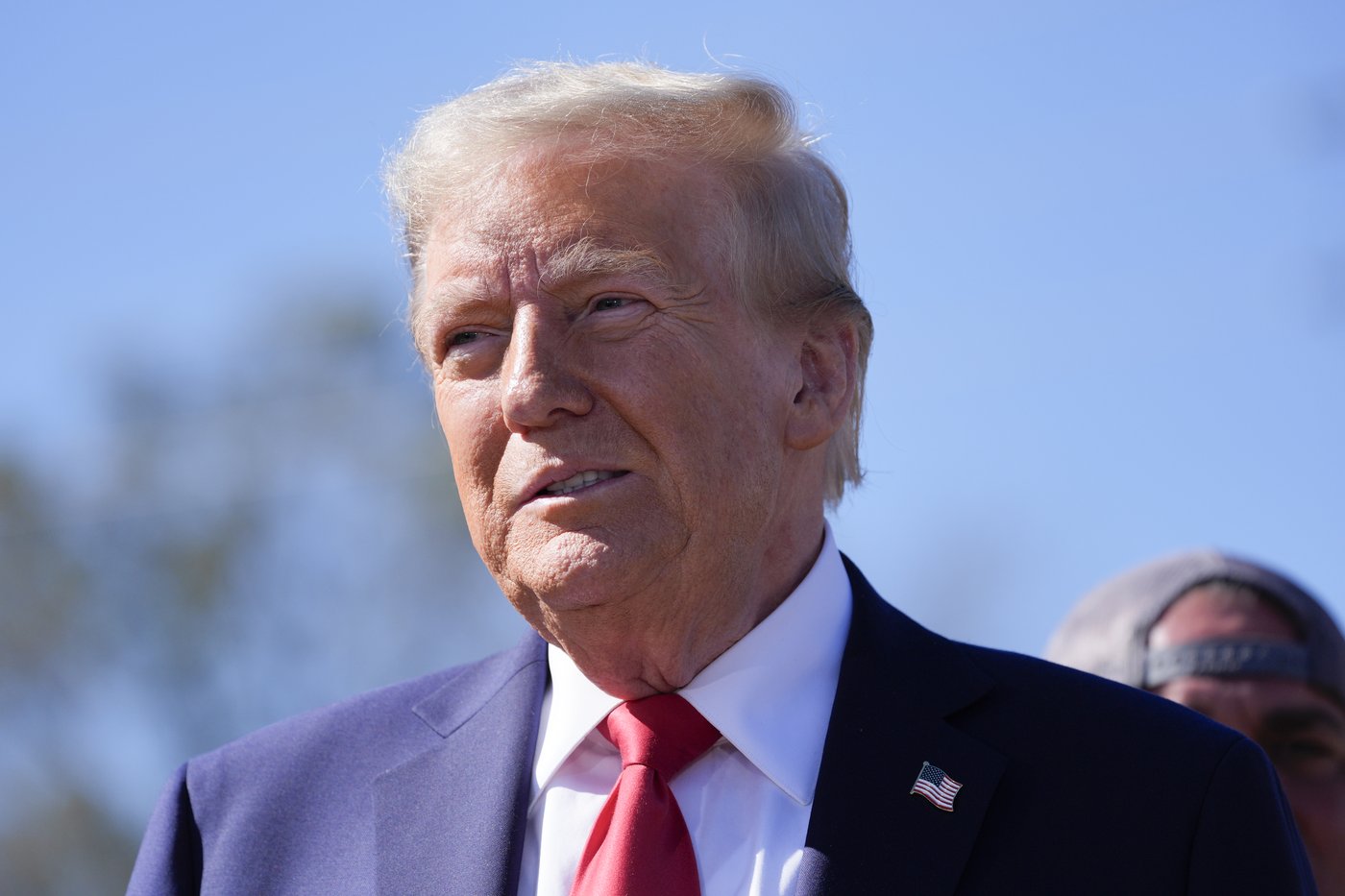 Trump makes more debunked claims about FEMA as he surveys storm damage in North Carolina | iNFOnews.ca Trump makes more debunked claims about FEMA as he surveys storm damage in North Carolina | iNFOnews.ca