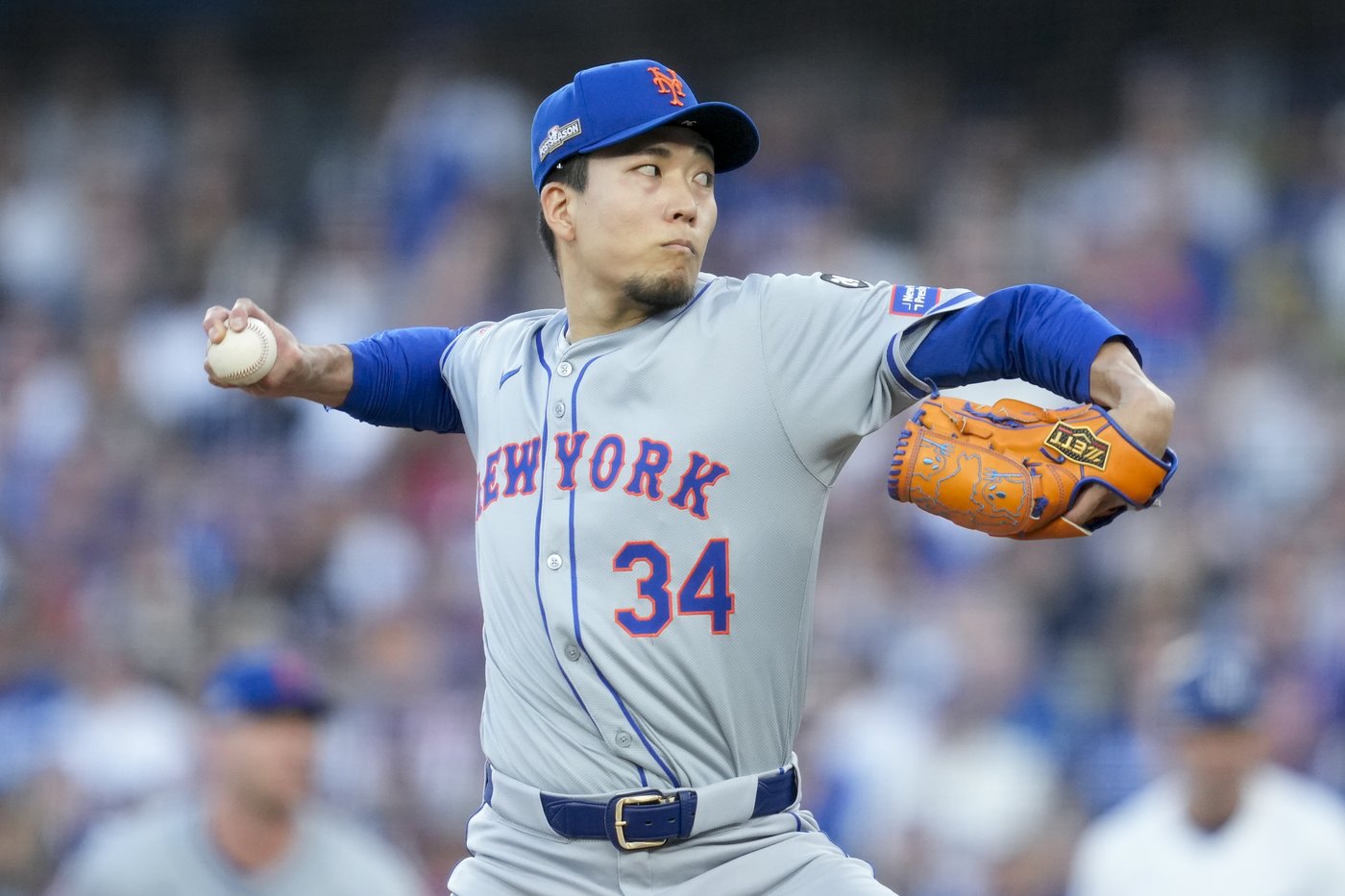 Mets' Kodai Senga struggles with control, knocked out in 2nd inning by Dodgers in NLCS opener | iNFOnews.ca